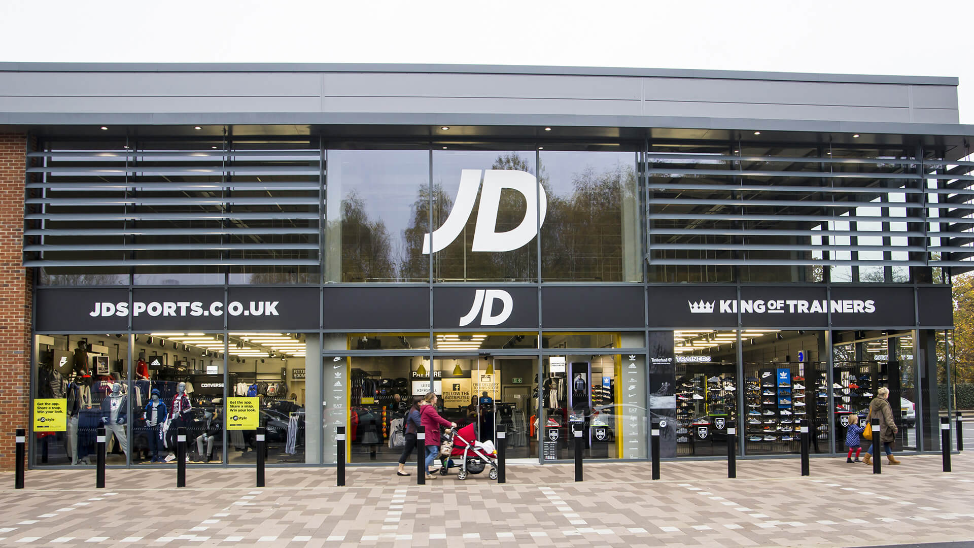 Curtain walling façade for a JD Sports store